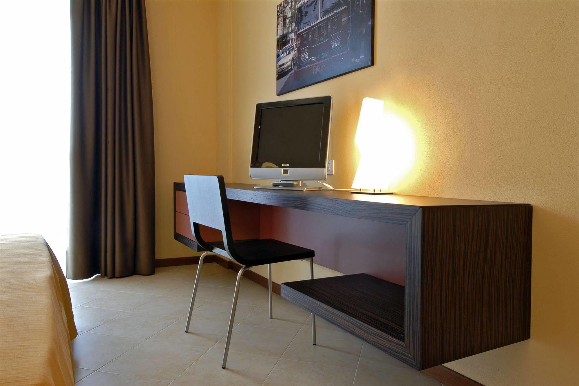 Rosso Frizzante Hotel Sorbara Exterior photo